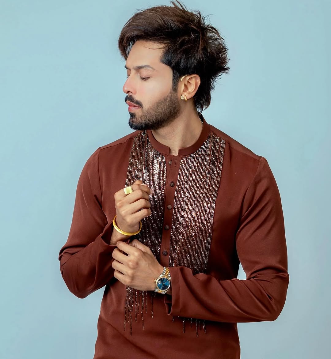REDWOOD NECK EMBROIDERED MEN'S KURTA WITH PAJAMA SET