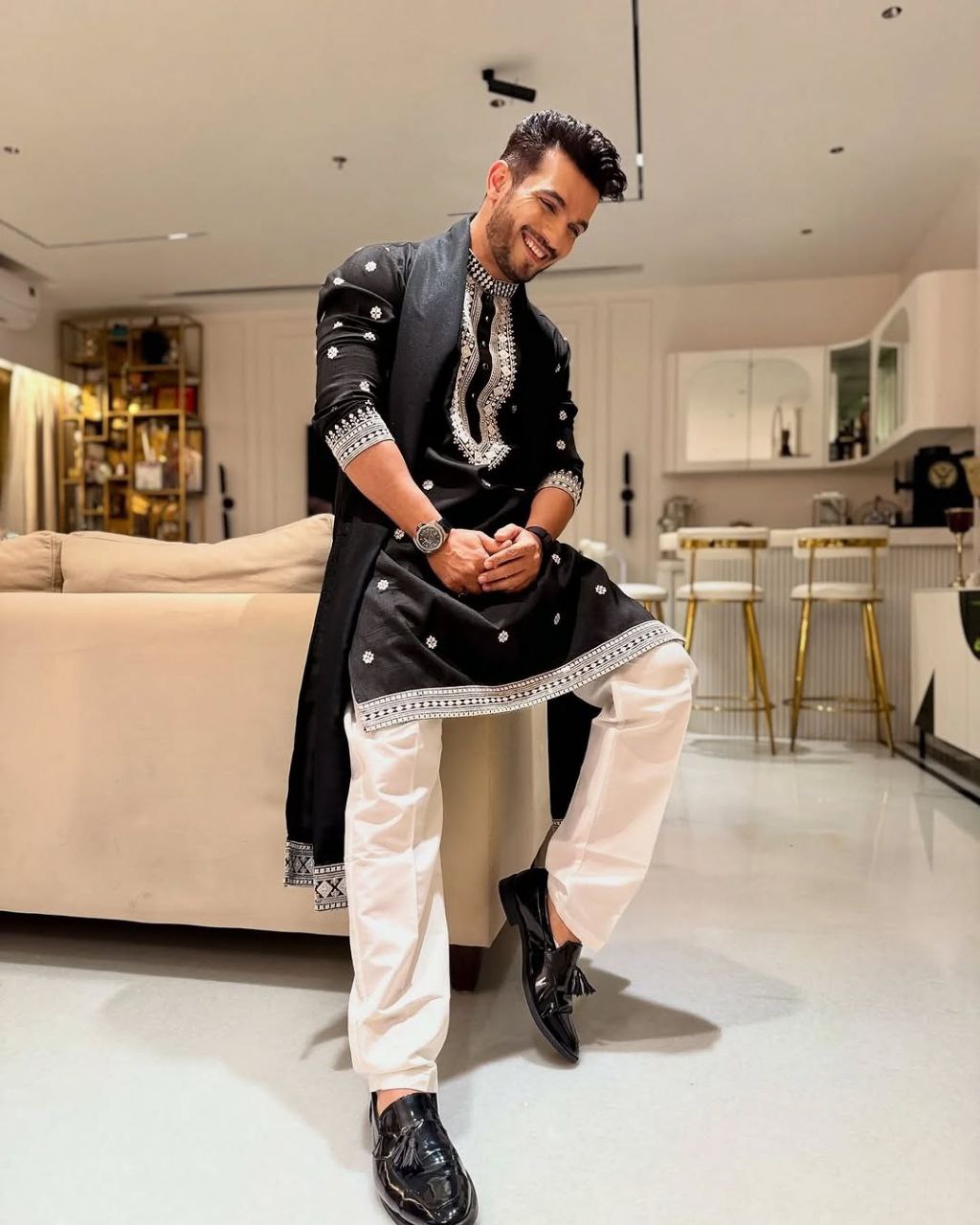 BLACK WHTE NECK EMBRODERD WORK KURTA SET